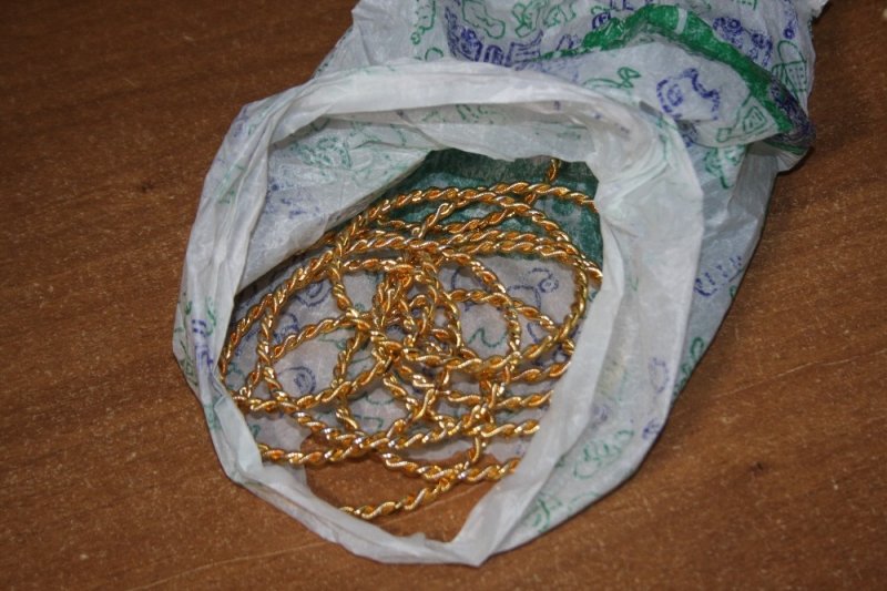 İnsanlık Dersi Gerçek, Bilezik Sahte