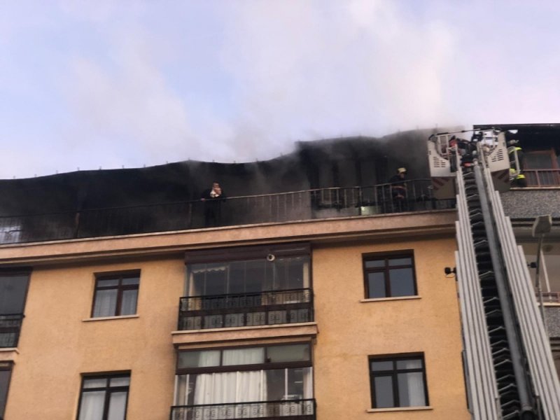 Bipolar Rahatsızlığı Olan Adam Evini Ateşe Verdi