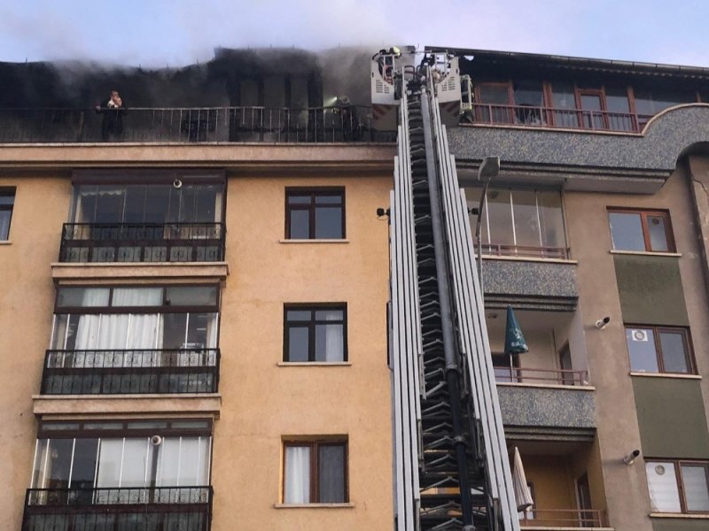 Bipolar Rahatsızlığı Olan Adam Evini Ateşe Verdi