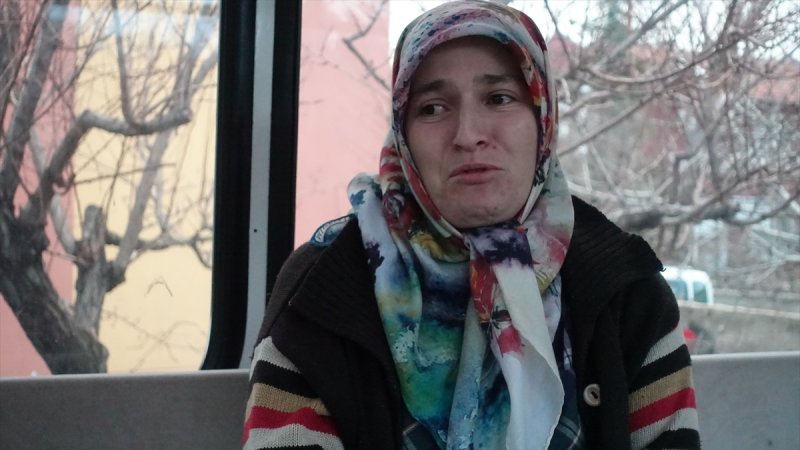 Sırtında Taşıdığı Engelli Kızını Yangında Kurtaramanın Üzüntüsünü Yaşıyor