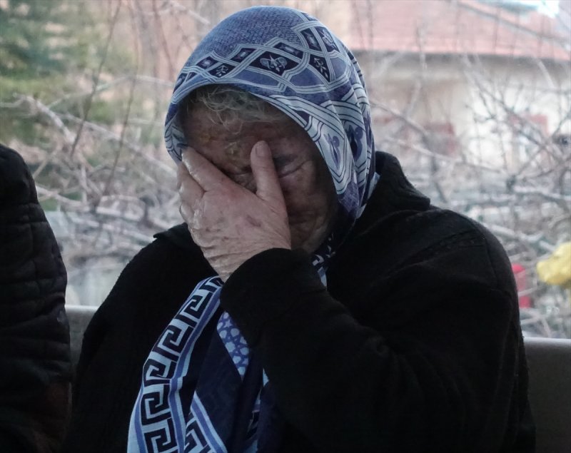 Sırtında Taşıdığı Engelli Kızını Yangında Kurtaramanın Üzüntüsünü Yaşıyor