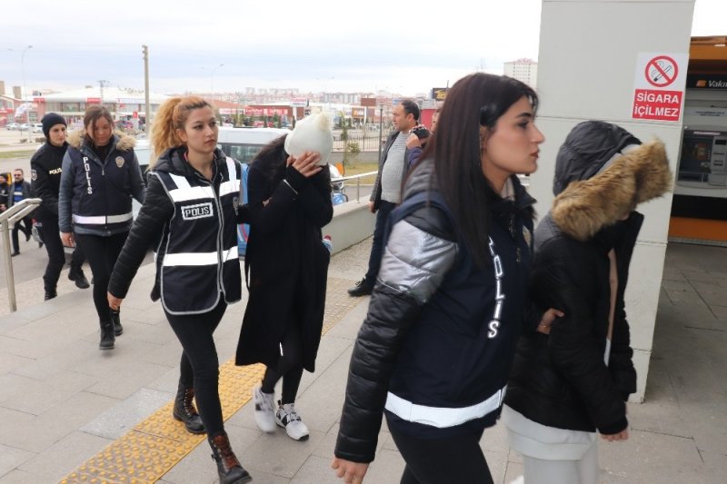 Karaman'da Ekonomik Sıkıntıyı Fırsat Bilen Dolandırıcılar Tutuklandı
