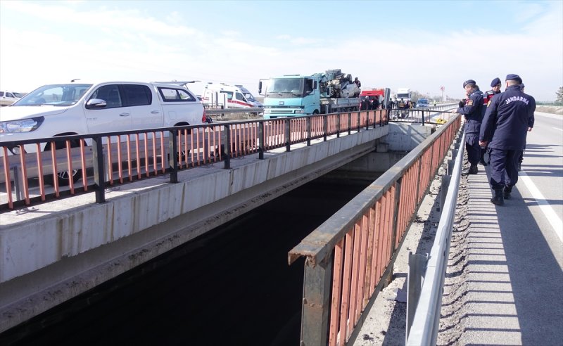 Konya'da Su Kanalına Düşen Otomobilin Sürücüsü Öldü