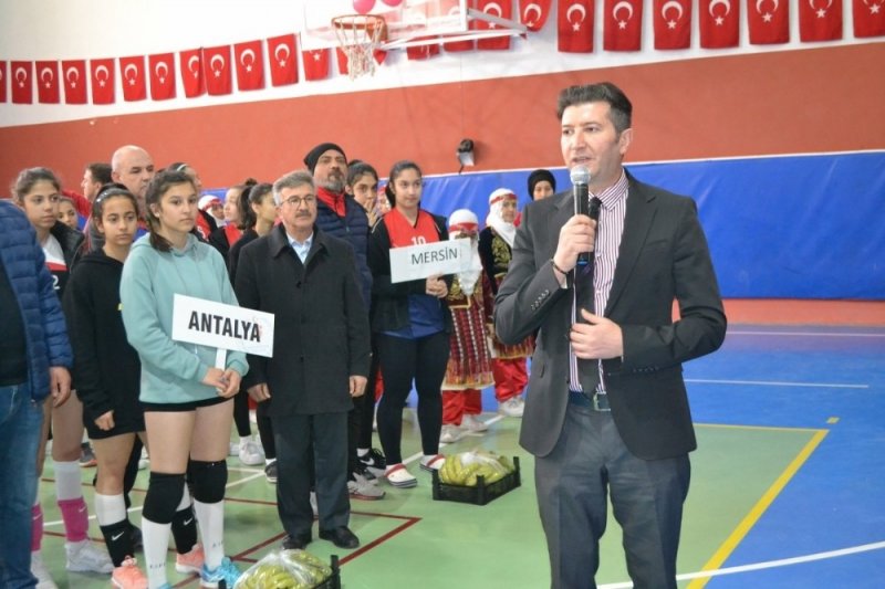 Türkiye Yıldız Kızlar Voleybol Müsabakaları Başladı