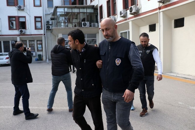 Hırsızlık Şüphelisi Kadın Pes Dedirtti: "Geri Gelip Buranın Anasını Ağlatacağım"