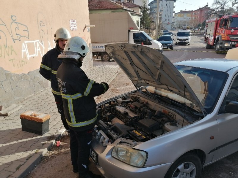 Aksaray'da Otomobil Patlamanın Eşiğinden Döndü