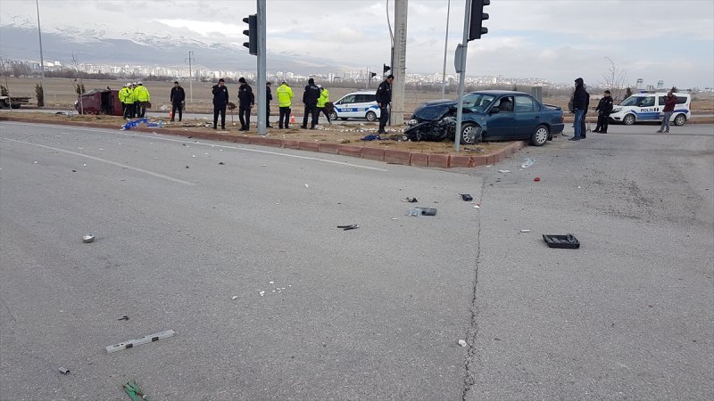 Niğde'de Trafik Kazasında İkranur Bebek Hayatını Kaybetti