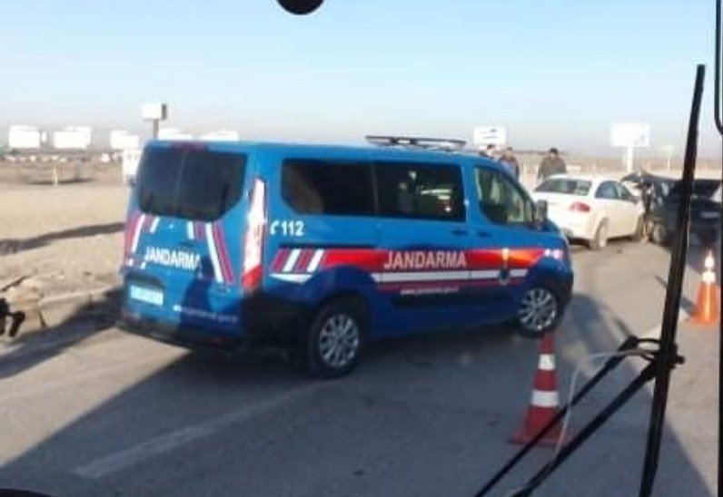 Ereğli'de İki Otomobil Çarpıştı: 5 Yaralı