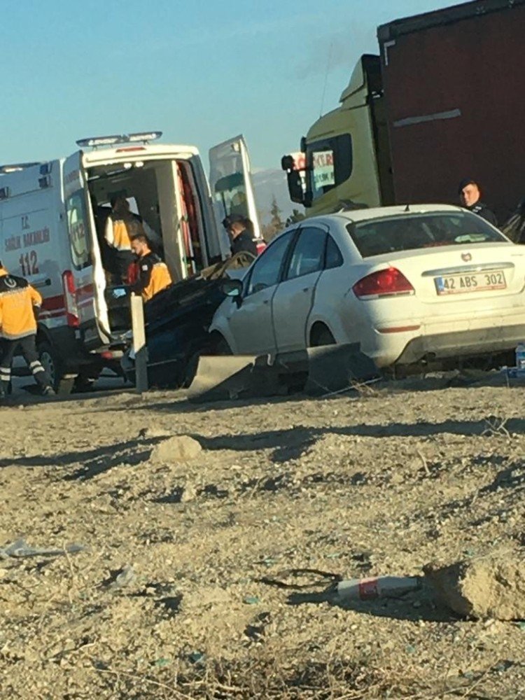 Ereğli'de İki Otomobil Çarpıştı: 5 Yaralı