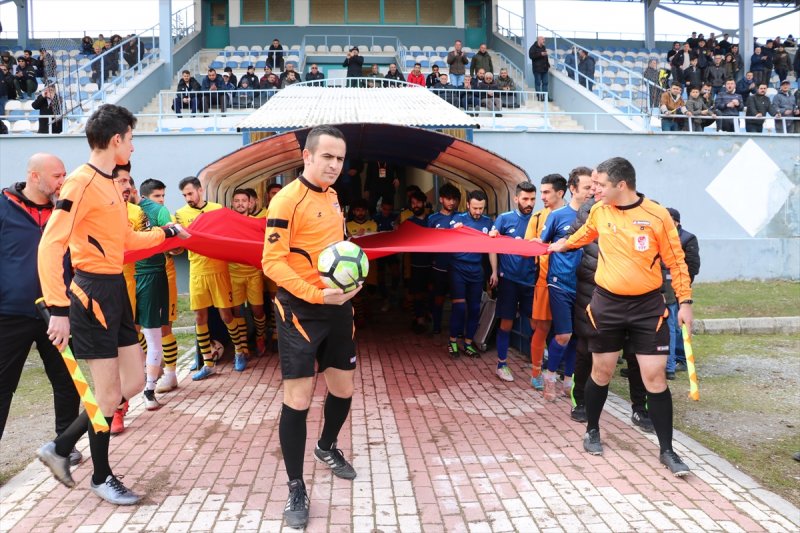 Konya'da Futbolcular Sahaya Mehmetçik İçin Çıktı