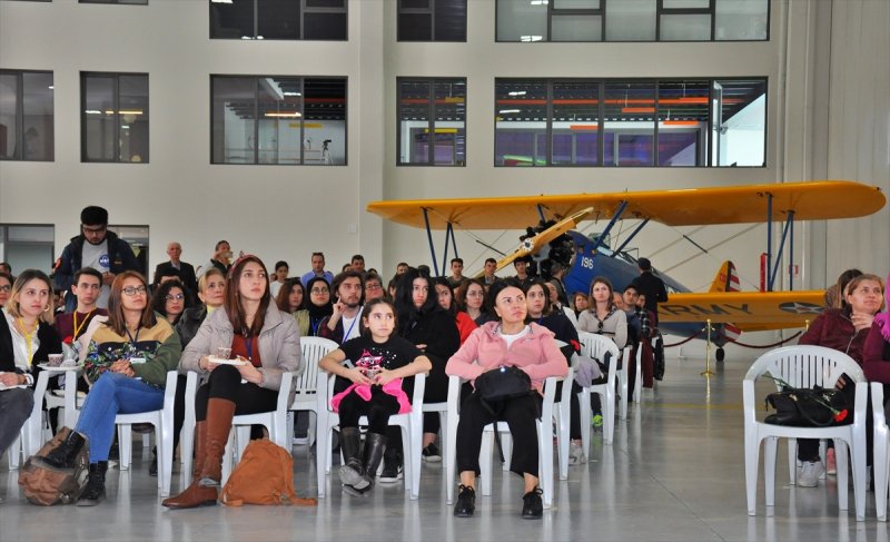 Eskişehir'de Kadın Ve Dünya Havacılığı Sempozyumu Düzenlendi