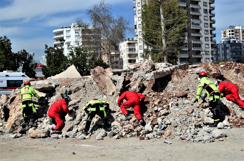 Mersin'de Gerçeğini Aratmayan Deprem Tatbikatı