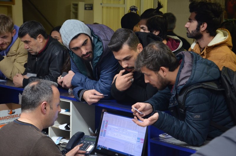 Okullar Tatil Olunca Öğrenciler Karaman'dan Ayrılıyorlar