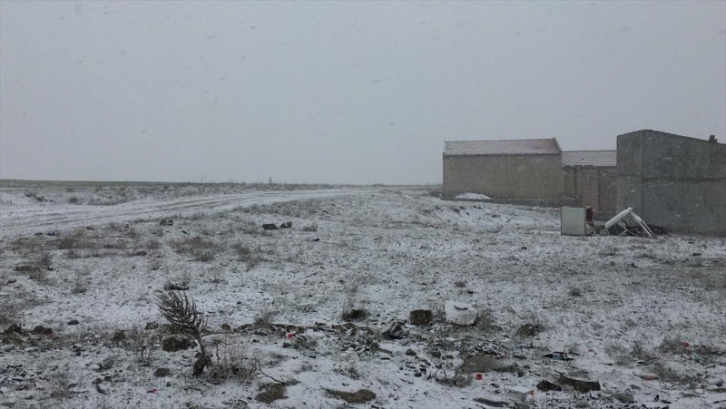 Kulu Güne Kar Yağışı İle Uyandı