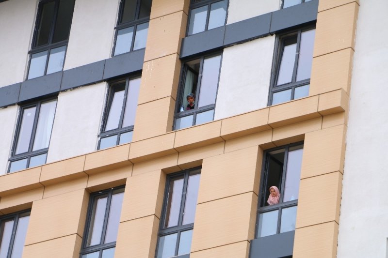 Konya'da Umreden Dönen Vatandaşlar İçin Bekleyiş Sürüyor