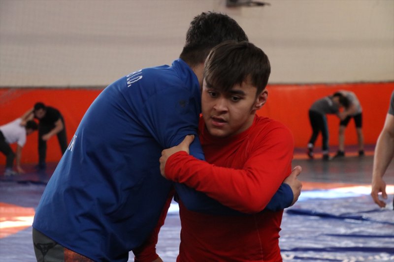 Dünya Şampiyonası'nda Kürsünün Zirvesine Çıkmak İstiyor