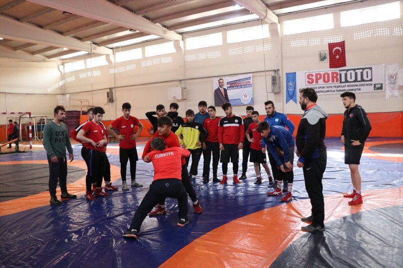 Dünya Şampiyonası'nda Kürsünün Zirvesine Çıkmak İstiyor