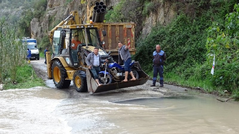 2 Bin Dönüm Muz Serası Sular Altında