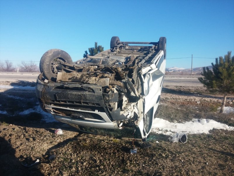 Antalya'da Trafik Kazası: 2 Yaralı