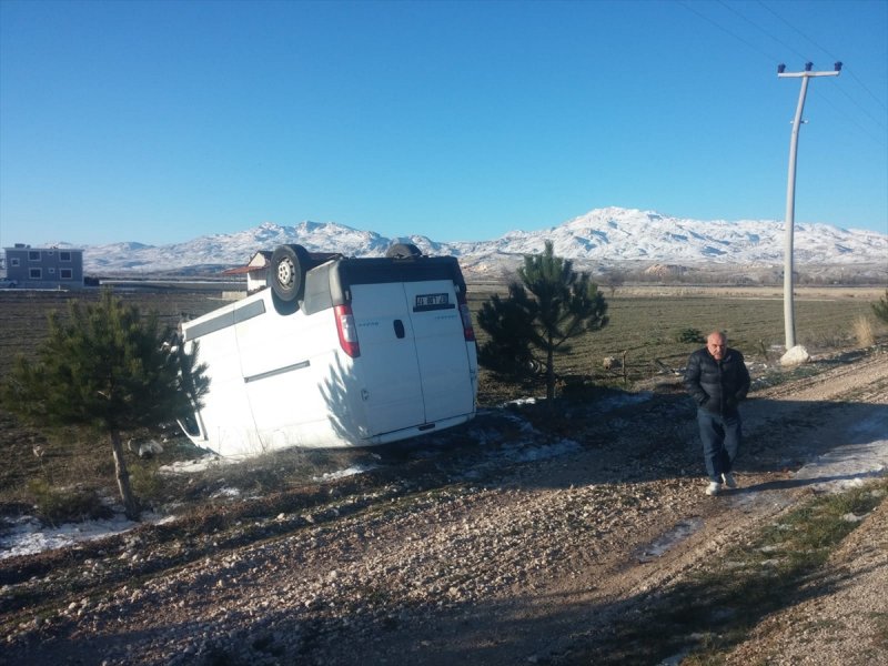 Antalya'da Trafik Kazası: 2 Yaralı