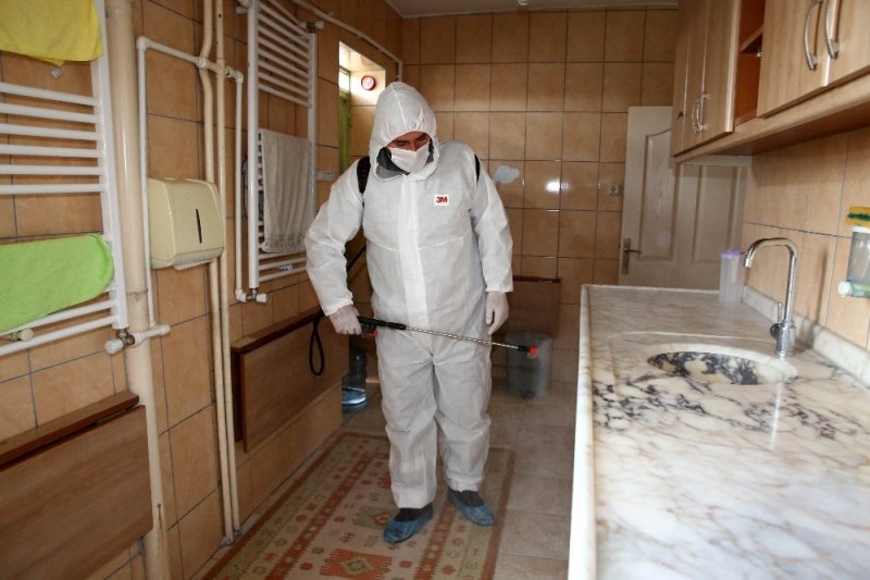Aksaray Belediyesi Dezenfekte Çalışmalarını Sürdürüyor