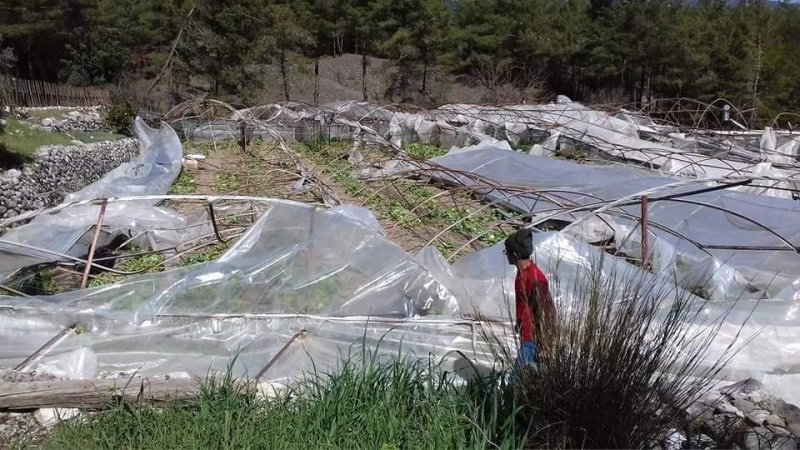 Hortum Antalya'yı Vurdu