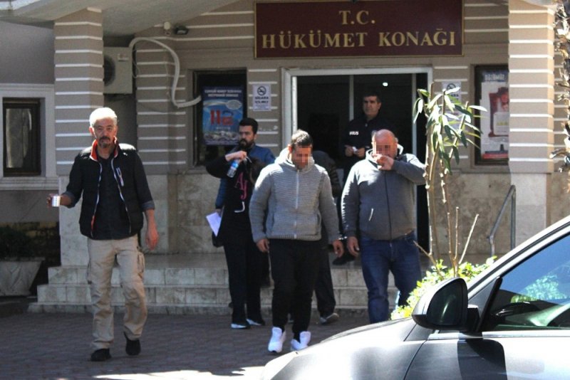 Antalya'da Müzikli Kenevircilere Baskın