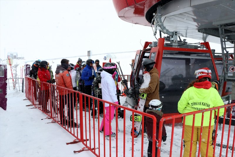 Erciyes'te Kar Kalınlığı 105 Santimetre Ölçüldü