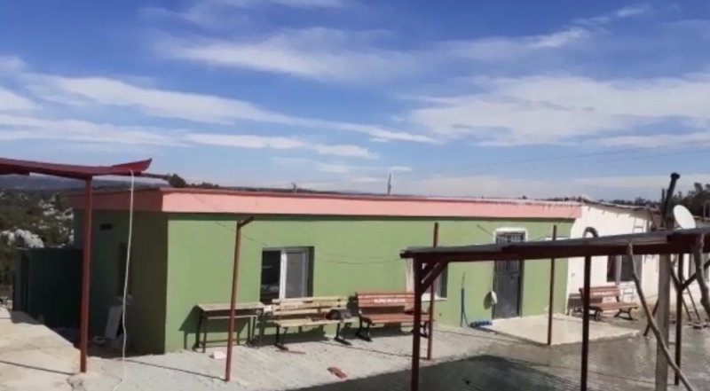 Mersin’de Cami Çatısı Fırtınaya Dayanamadı