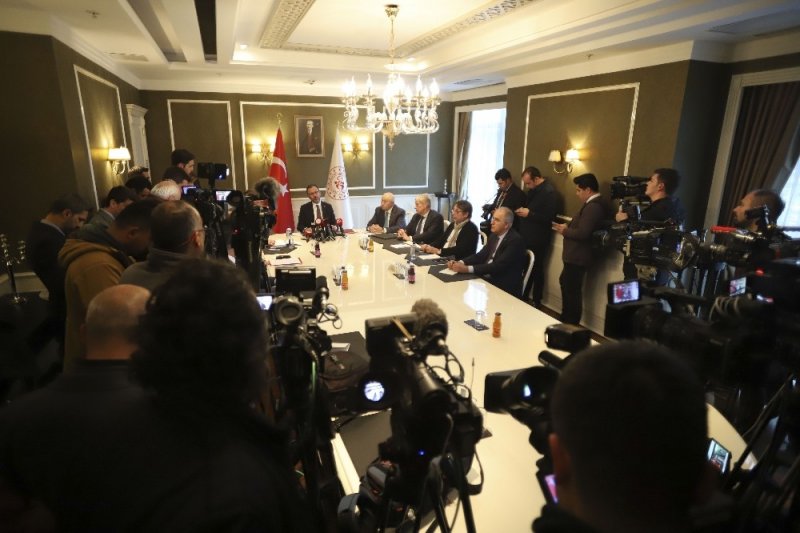 Bakan Kasapoğlu: “Liglerin Ertelenmesine Birlikte Karar Verdik”