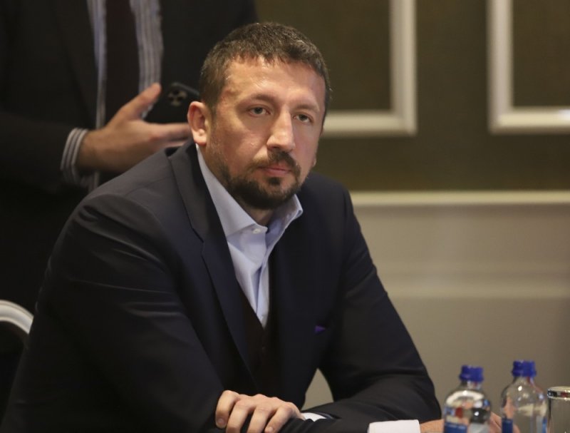 Bakan Kasapoğlu: “Liglerin Ertelenmesine Birlikte Karar Verdik”