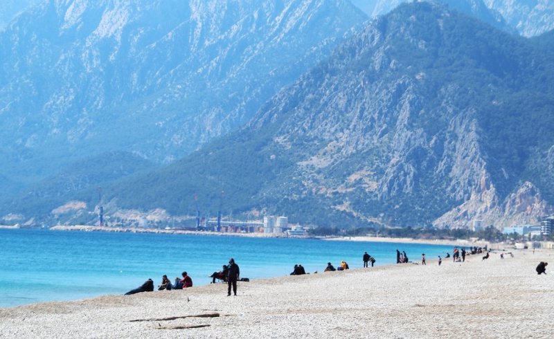 Dünyaca Ünlü Konyaaltı Sahilinde Korona Sakinliği