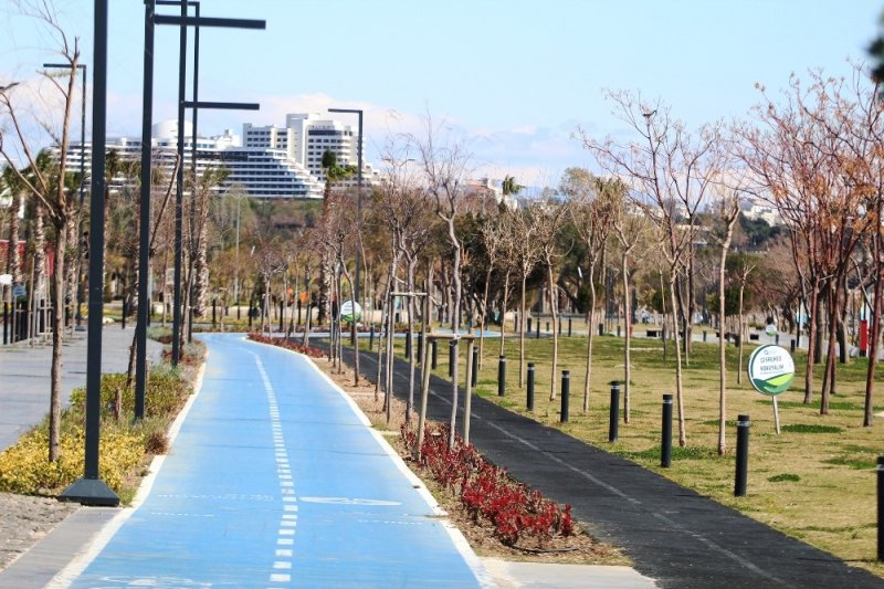 Dünyaca Ünlü Konyaaltı Sahilinde Korona Sakinliği