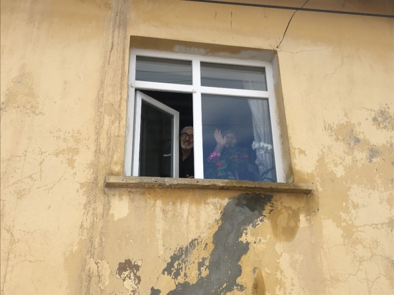 Konya'da Korona Virüs Önlemi; Büyükleriyle Uzaktan Görüşüyorlar