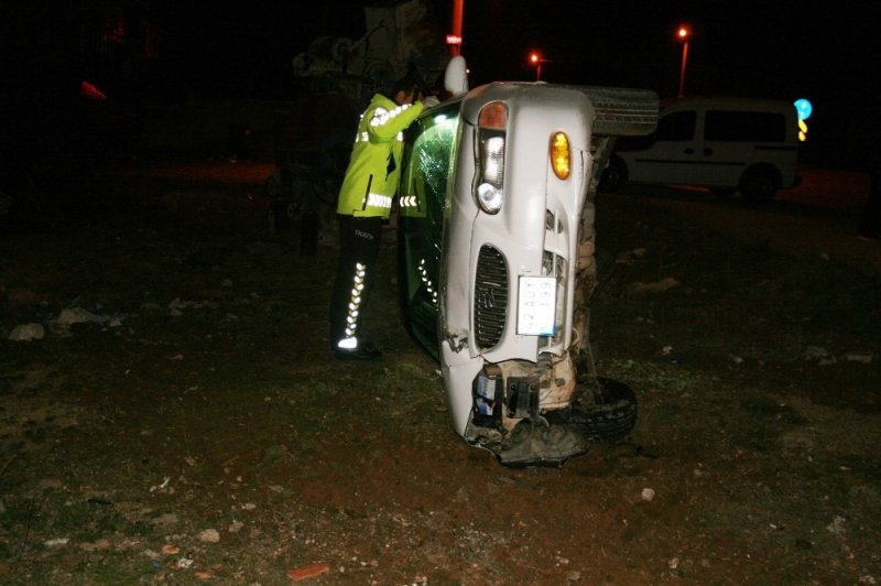 Konya'da Çukuru Kurtaran Otomobil Şarampole Devrildi