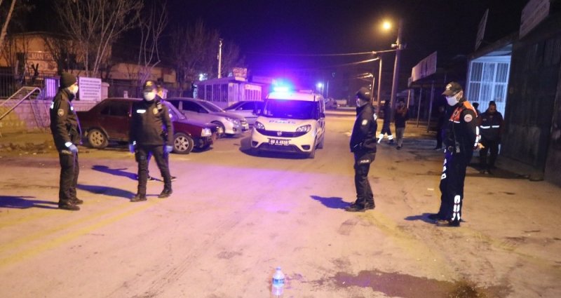Aksaray'da Kızın Elindeki Pompalı Tehlike Saçtı