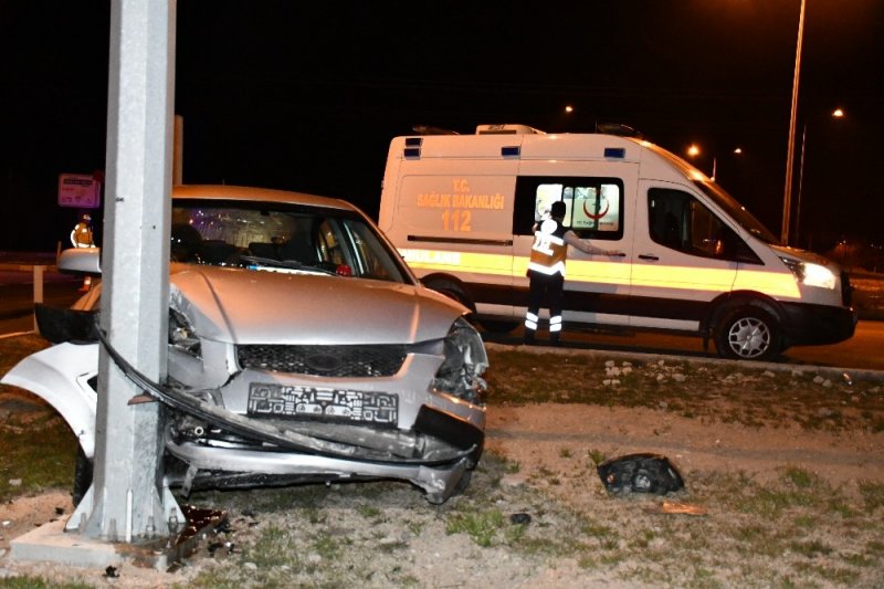 Aksaray’da Trafik Kazası : 2 Otomobil 2 Yaralı