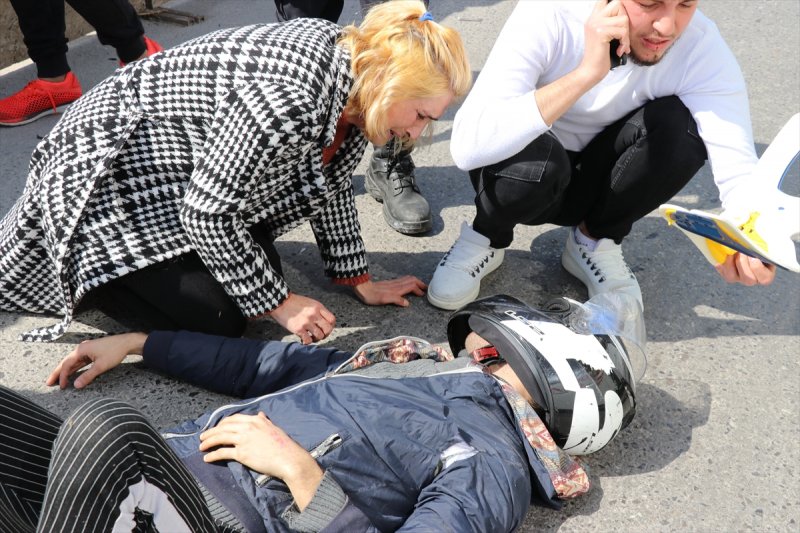 Antalya'da Oğlunun Kazasını Gören Anne Hem Kızdı Hem Ağladı