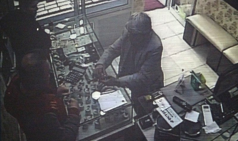 Antalya'da Kuyumcu Sahte Altın Diş İle Dolandırıldı