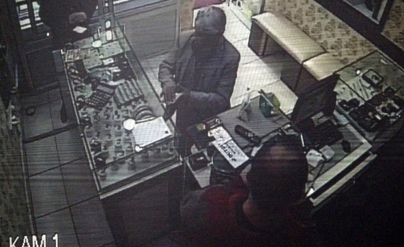 Antalya'da Kuyumcu Sahte Altın Diş İle Dolandırıldı