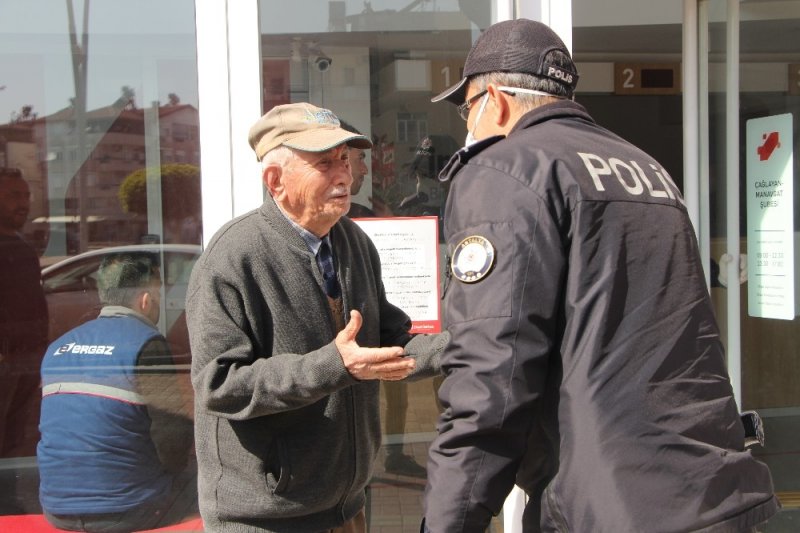 Antalya'da Korona Virüs Dolayısıyla Vatandaşın Değişik Halleri