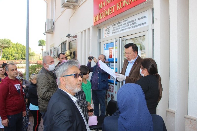 Antalya'da Korona Virüs Dolayısıyla Vatandaşın Değişik Halleri