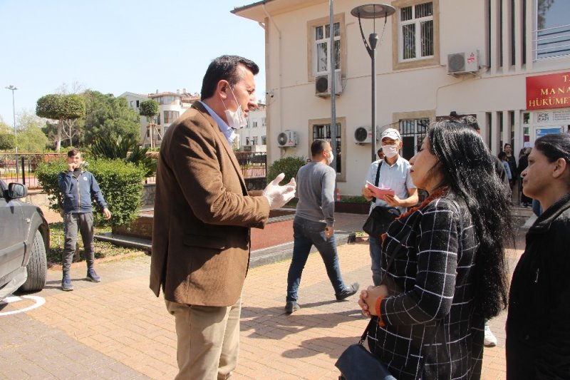 Antalya'da Korona Virüs Dolayısıyla Vatandaşın Değişik Halleri