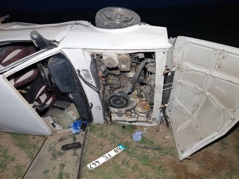 Aksaray’da Otomobil Tarlaya Uçtu: 1’i Çocuk 4 Yaralı