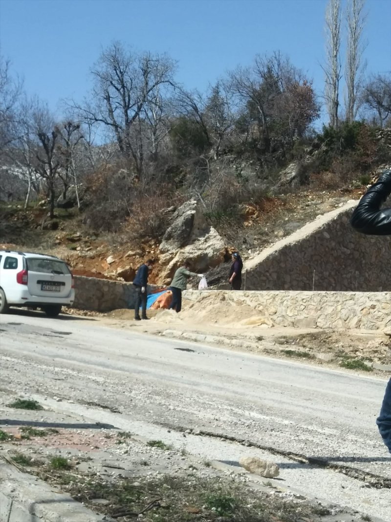 Sarıveliler'de Mahalle Muhtarı Yaşlıların İhtiyaçları İçin Destekte