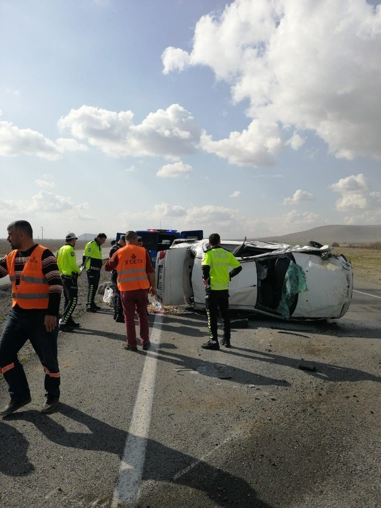 Ereğli Karapınar Yolunda Otomobil Takla Attı: 4 Yaralı