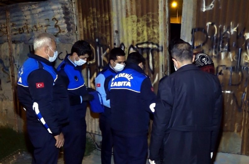 Mersin’de Kaçak Hurdacılar Kapatıldı