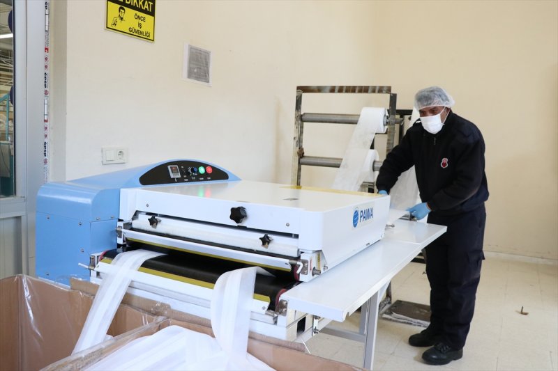 Niğde'de Mahkumların Yoğun Maske Mesaisi