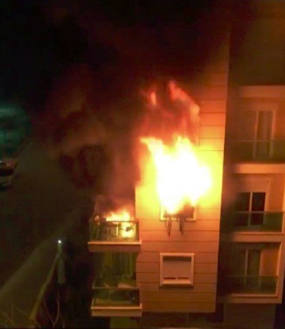 Lüks Rezidansta Ağlatan Yangın