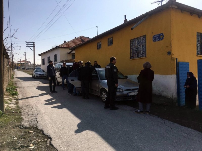 Kayseri'de Lösemi Hastası Otomobilin İçinde Hayatını Kaybetti